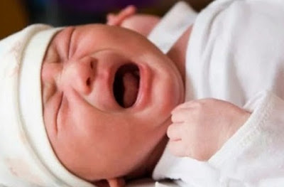 Bagi Anda Yang Punya Bayi, Godaan Bayi Baru Lahir Sering Menangis Menurut Agama Hindu